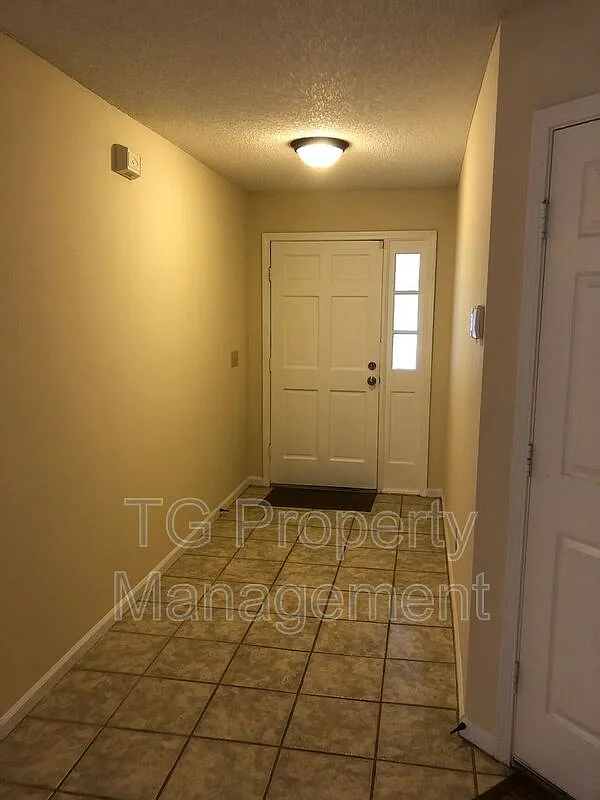 Building Photo - 12910 Forest Glen Ct S