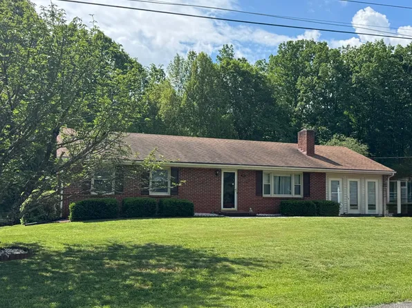 400 Woodland Cir, Lynchburg, VA 24502