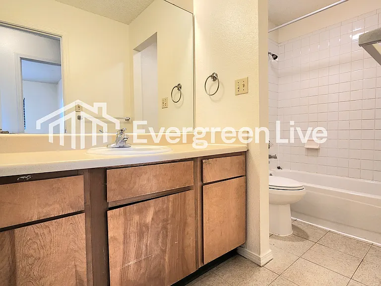 2102 Santa Clara Ct — Photo 15