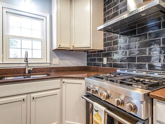 5th image of 109 Sussex St
