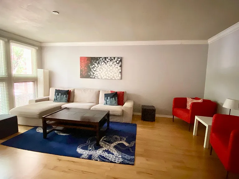 410 N Park Ave — Photo 6