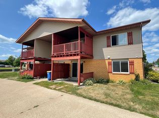 275 22nd St SE APT 3, Owatonna, MN 55060