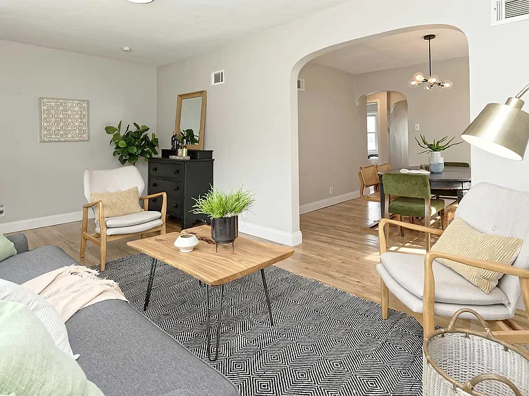 3554 Jamieson Ave — Photo 4