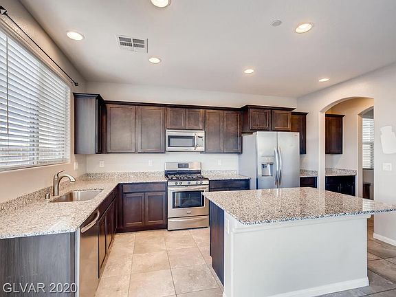 3rd image of 2208 Mundare Dr