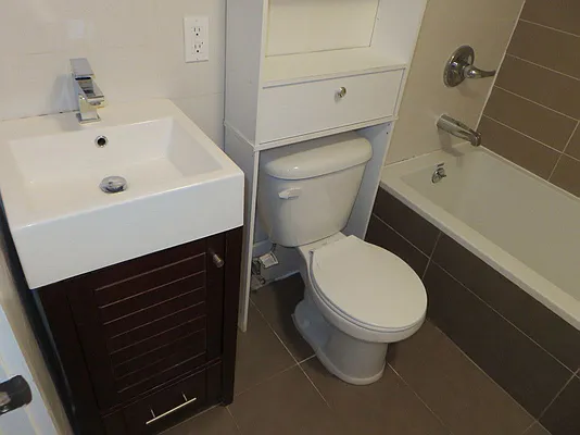 Rented by Evergreen Apartments BK | media 8