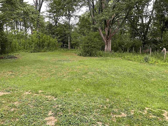 5th image of 2003 S Sussex Dr