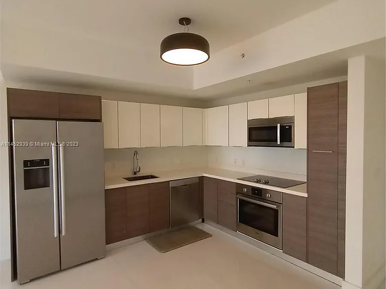 1010 SW 2nd Ave #1806 — Photo 5