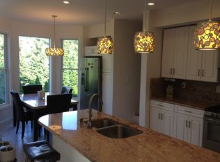 10 Strek Dr, Parlin, NJ 08859