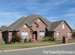 138 Mountain Valley Dr, Maumelle, AR 72113