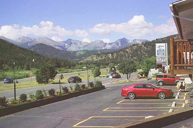 Motel Mountain Views