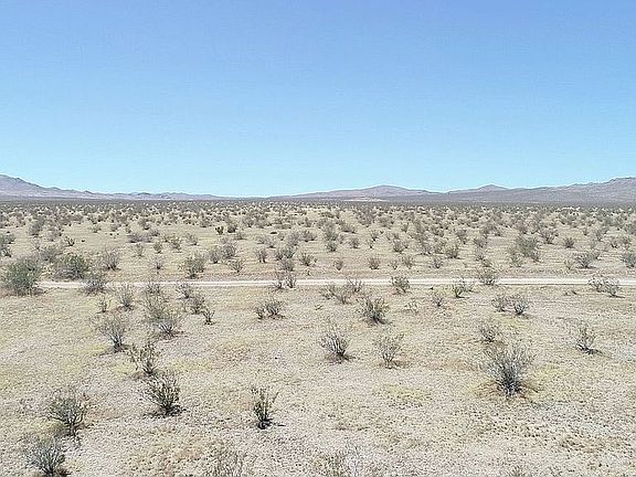 4th image of 19350 Panamint Trl