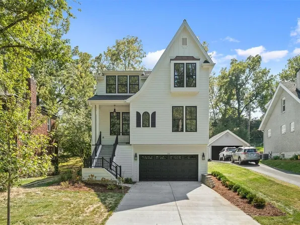 20 Burroughs Ln, Saint Louis, MO 63124