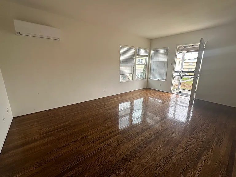 4107 Wade St — Photo 6