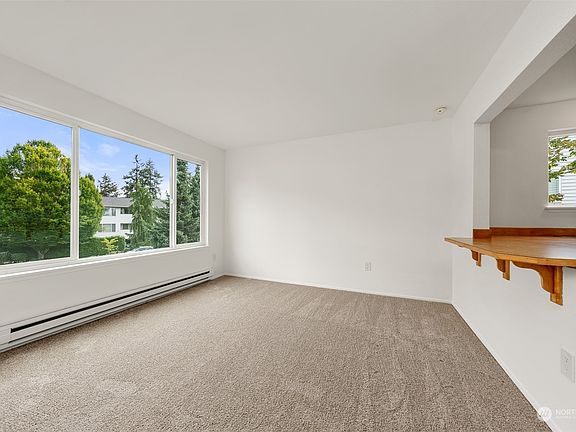 5th image of 20301 19th Avenue NE #611