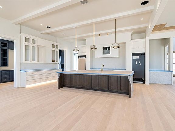 4th image of 20886 Alba Ct