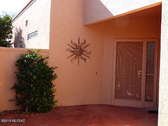 3rd image of 202 N Royal Bell Dr