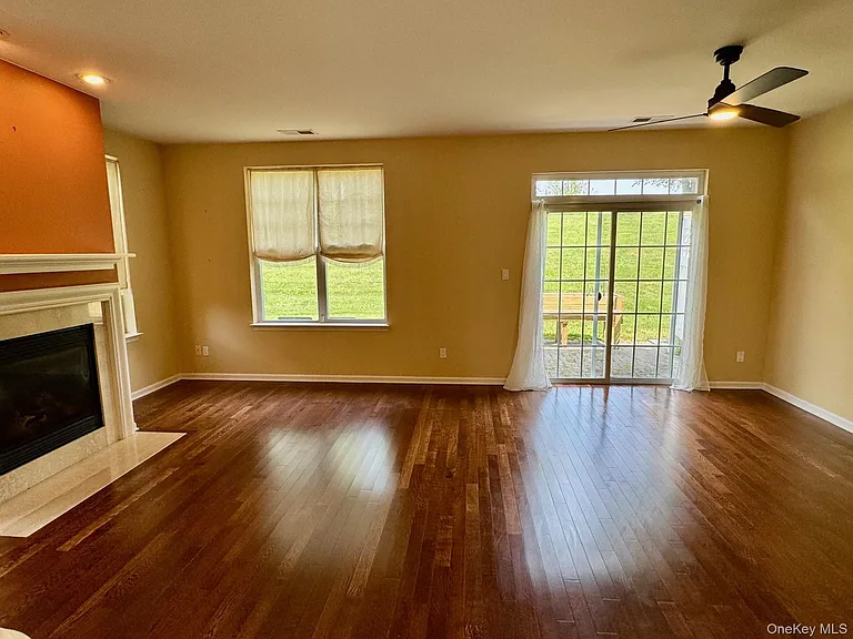 8 Green Ct — Photo 6