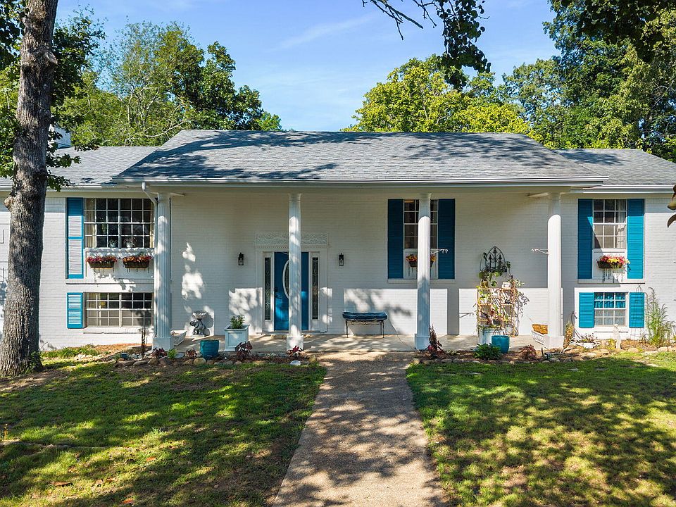 1st image of 4825 Montcrest Dr