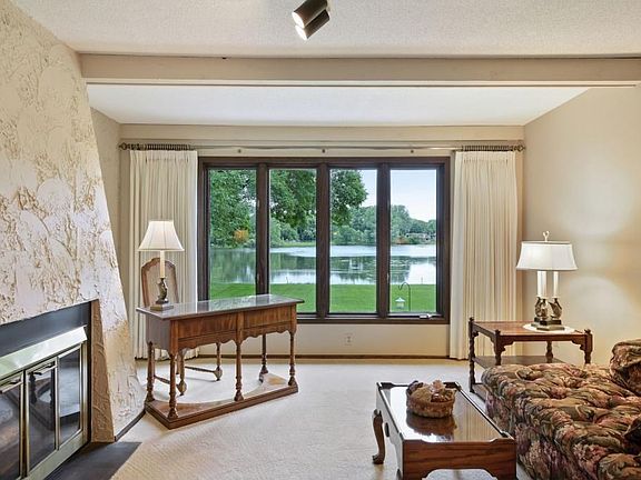 5th image of 6371 Squire Dr NE