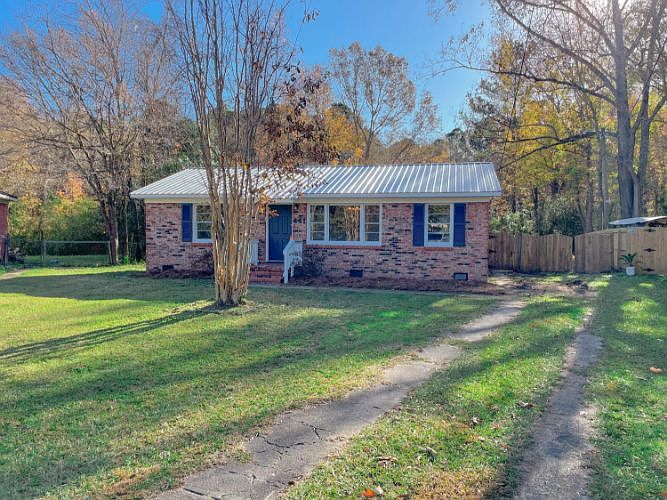 1st image of 441 Madeline Dr