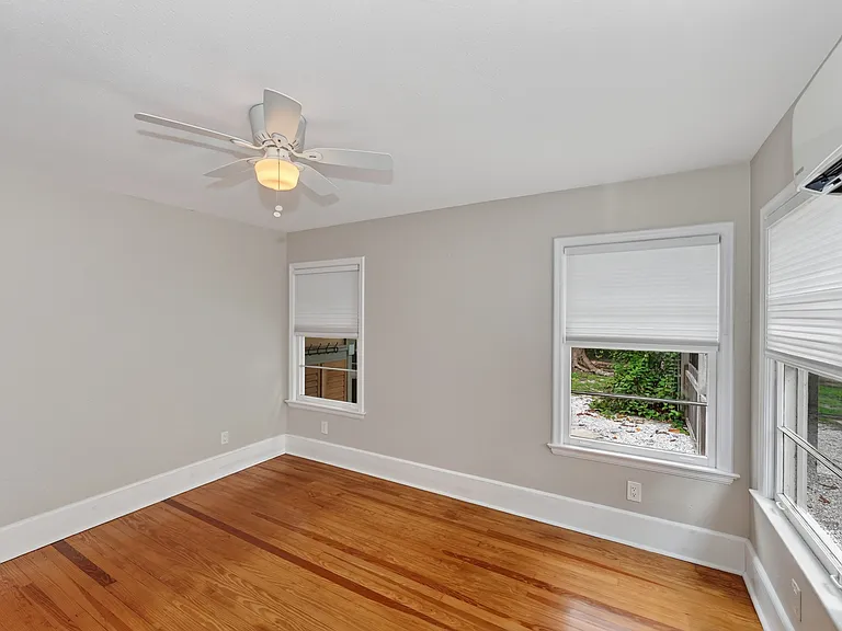1010 Virginia Dr — Photo 30