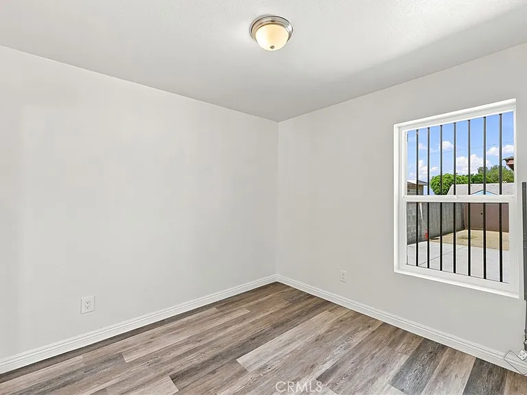 10646 S Wilton Pl — Photo 28