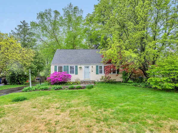 33 Sunset Road, Newington, CT 06111