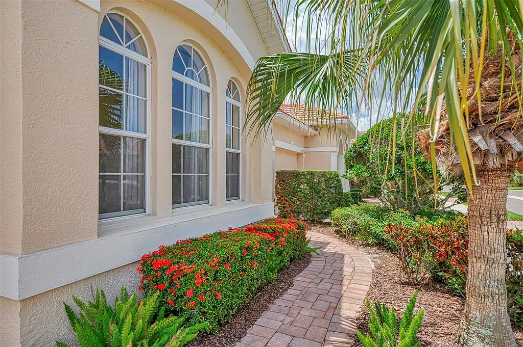 2 bed, 2.0 bath, 1463 sqft, $2,350 — Photo 3