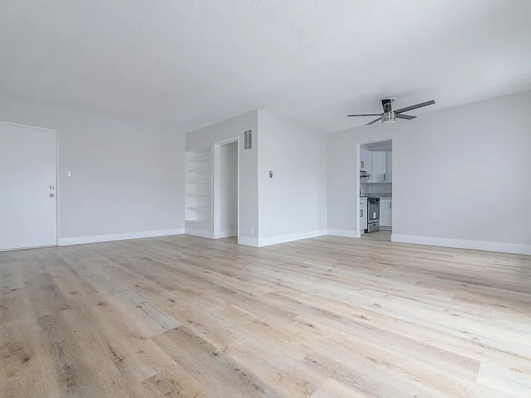 3940 Nicolet Ave #6 — Photo 9