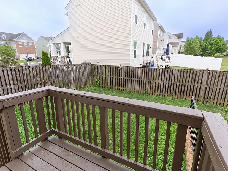 305 Lewisburg Ln — Photo 32