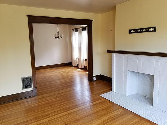 2nd image of 307 Bedford Ave