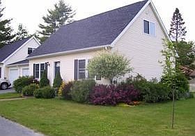 Lovely 3 BR Townhouse Style