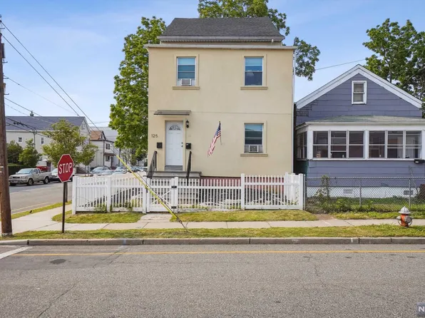125 Willard St, Garfield, NJ 07026