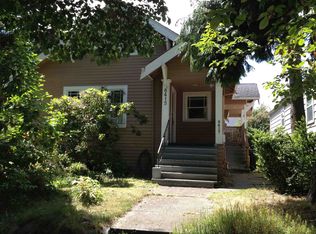 8415 Roosevelt Way NE, Seattle, WA 98115