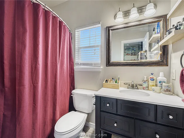 114 Lynn Dr — Photo 11