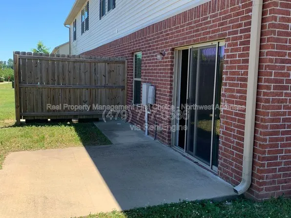 2748 W Kilimanjaro Way, Rogers, AR