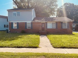 140 Woodland Rd, Hampton, VA 23663