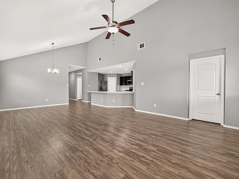 6014 Namika St — Photo 11