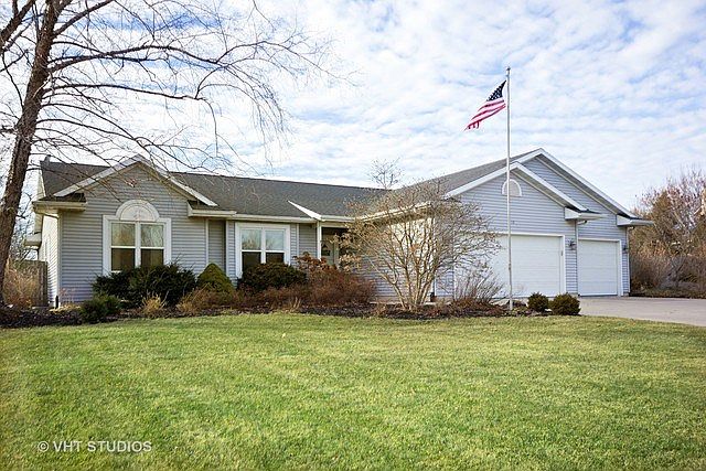 1st image of 210 Woodland Dr