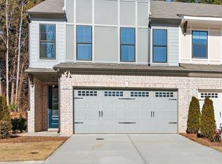 1127 Lucan Ln, Lawrenceville, GA 30043