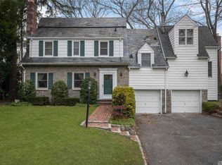 5 Knollwood Rd, Roslyn, NY 11576