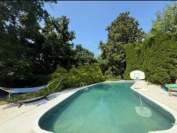 2nd image of 6704 Copperfield Rd