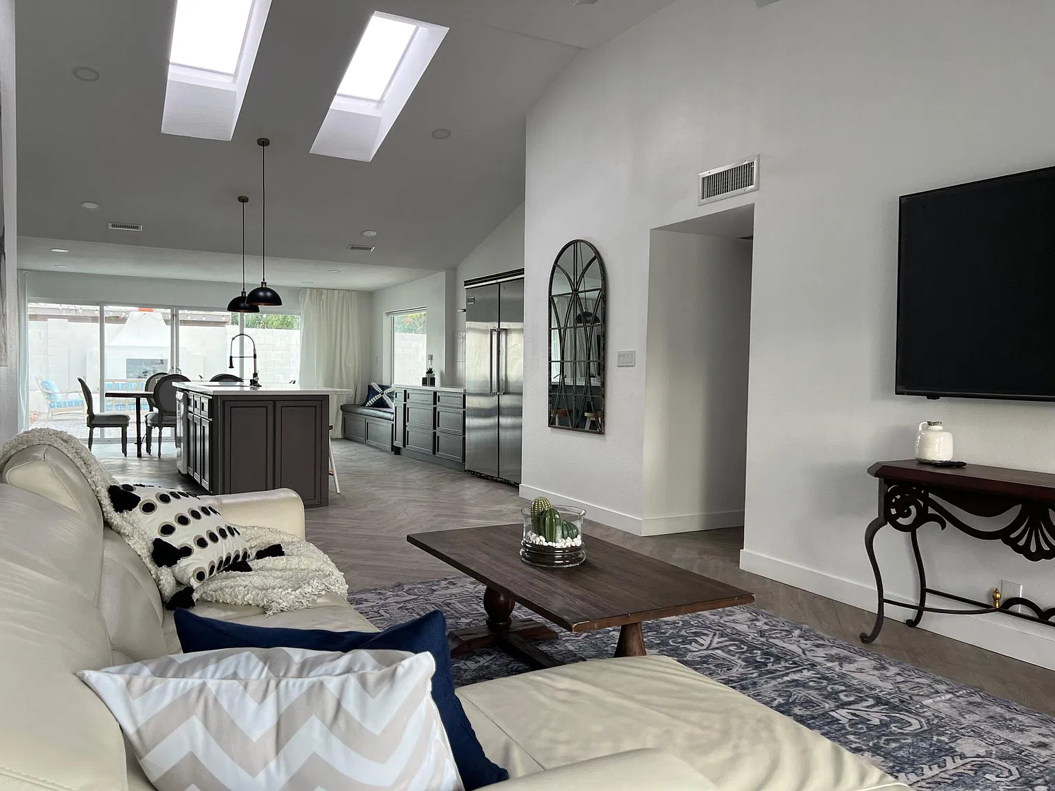 11691 N 93rd Pl — Photo 3