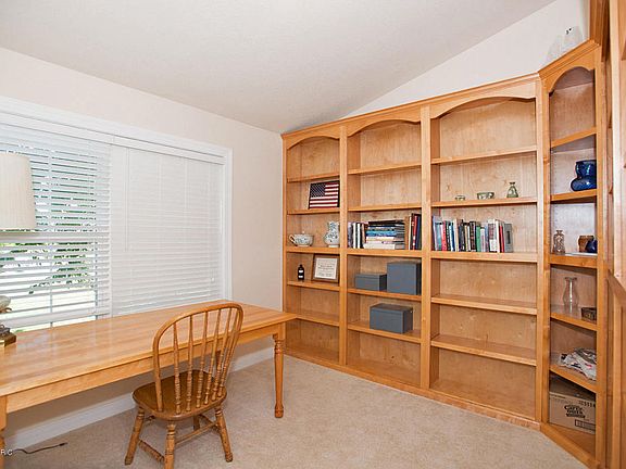 3rd image of 8804 Tamarisk Cir