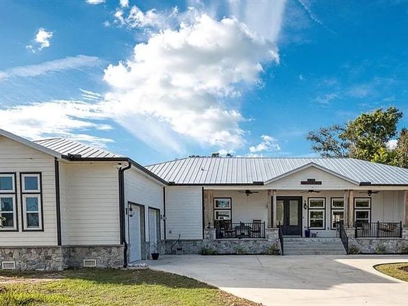 1605 Center Rd