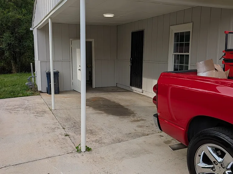 1022 Beck St — Photo 2
