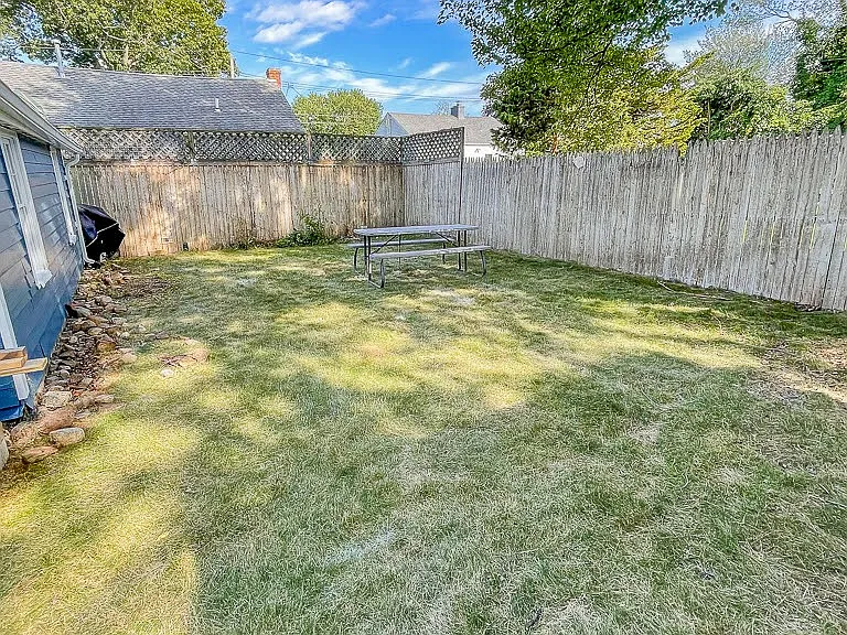129 Henry St — Photo 22