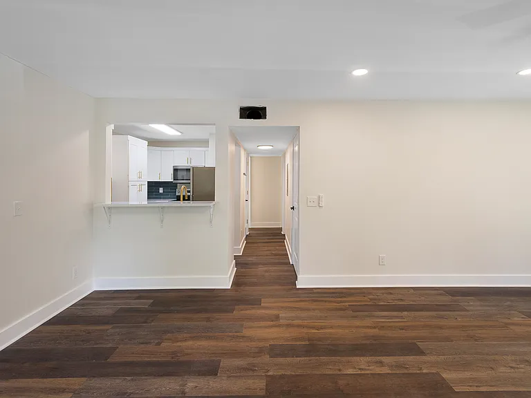 Acklen Apartments — Photo 15