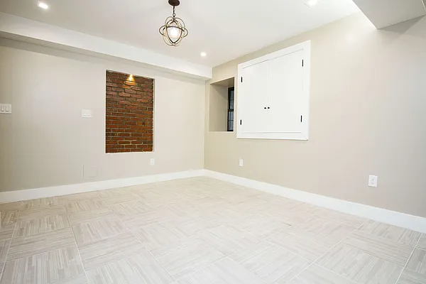 Rented by Nooklyn NYC LLC | media 52