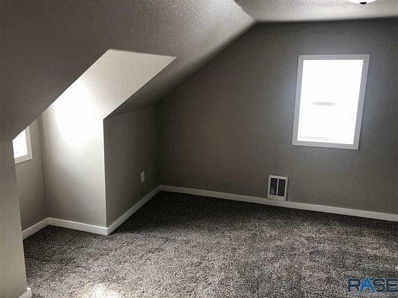 5th image of 11950 111th St